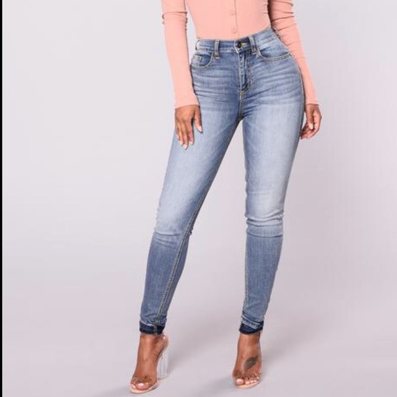 Fashion Nova jeans - Picture 2 of 5